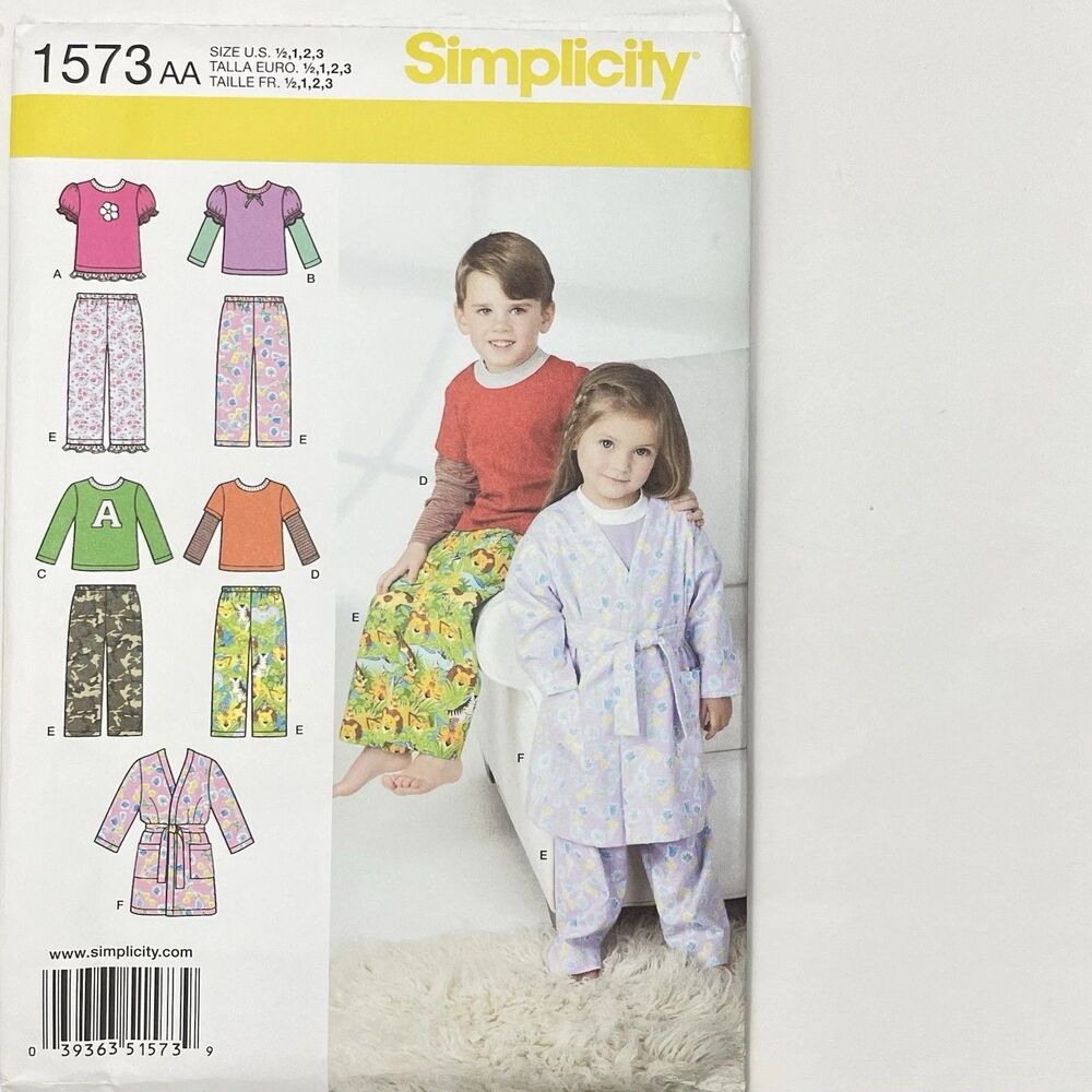 Pattern Toddler Sz 1/2-3 Sleepwear Robe Pajamas Simplicity 1573 New/Uncut